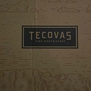 1200 watt Jensen speaker and subwoofer box to go with it 11.5 tacovas boots